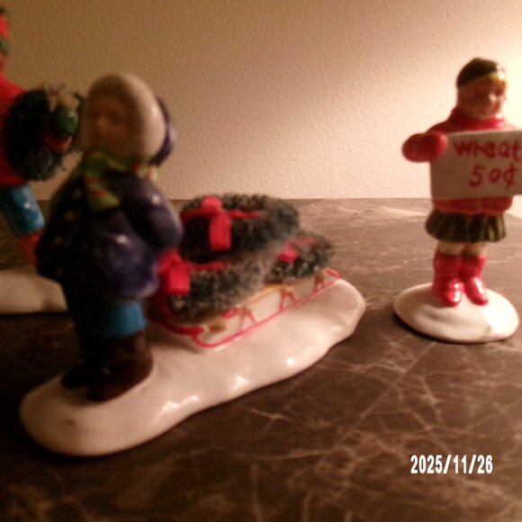 Dept 56 Original Snow Village "Wreaths For Sale" (set of 3 only ) #5408-9 - Picture 3 of 5